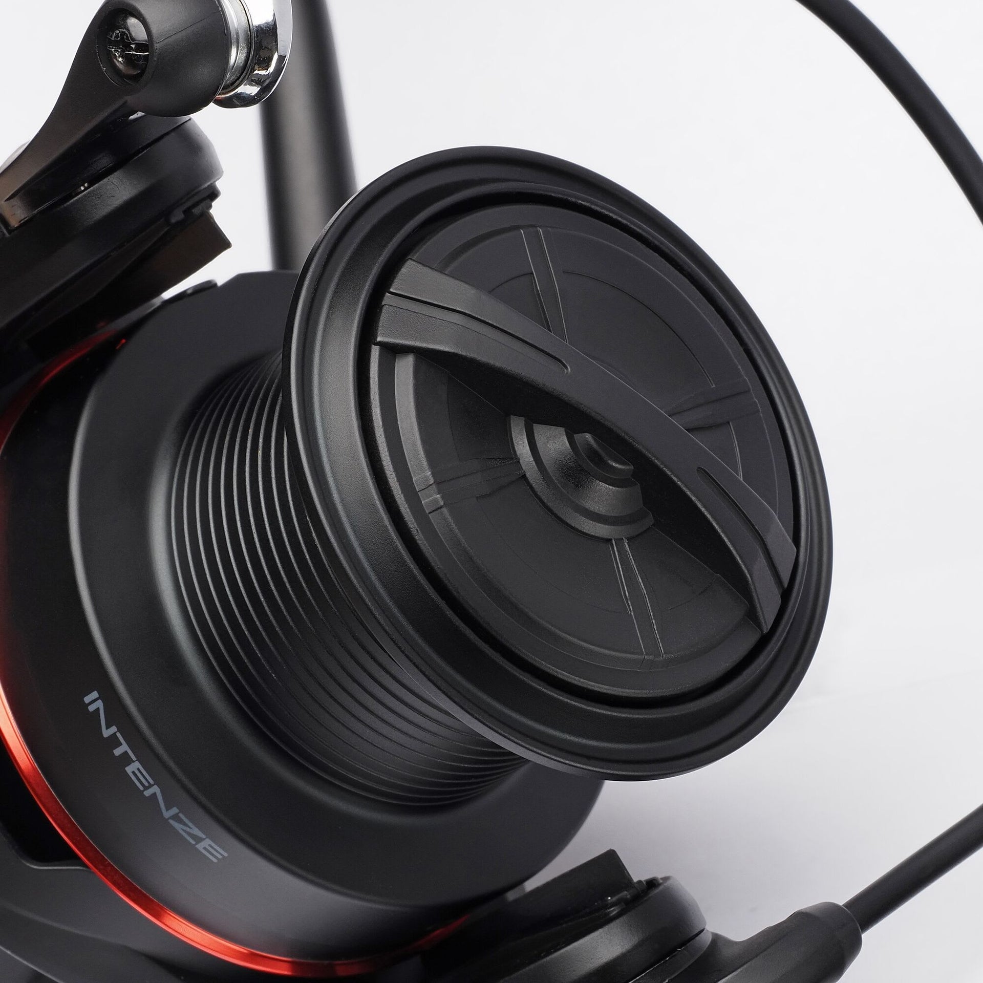DAM Quick Intenze Longcast Reel